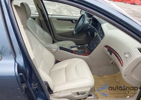 2008 Volvo S60 2.5T z USA, uszkodzony, nr VIN YV1RS592X82677330